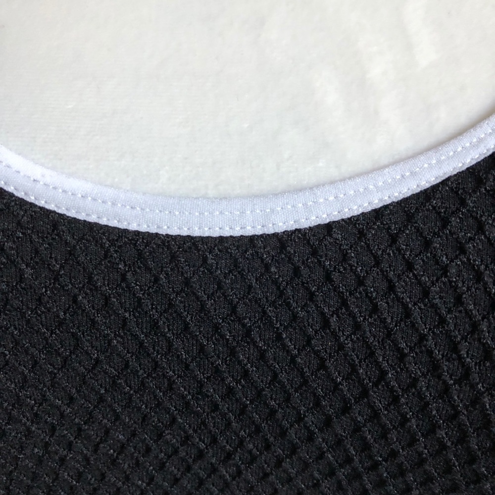 NEW!  SPORTS BRA - Picture 6 of 6